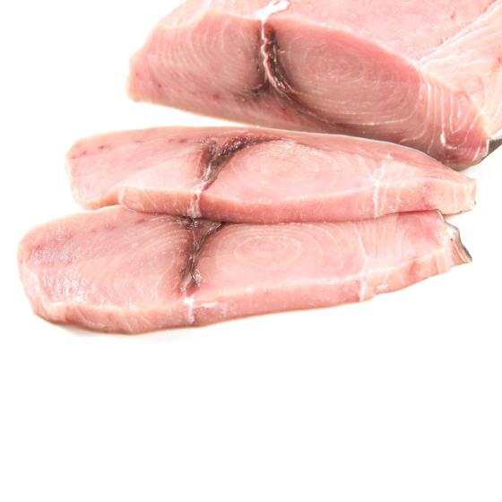 FILET D'ESPADON SASHIMI DECONGELE SOUS ATMOSPHERE PECHE EN MER OCEAN PACIFIQUE