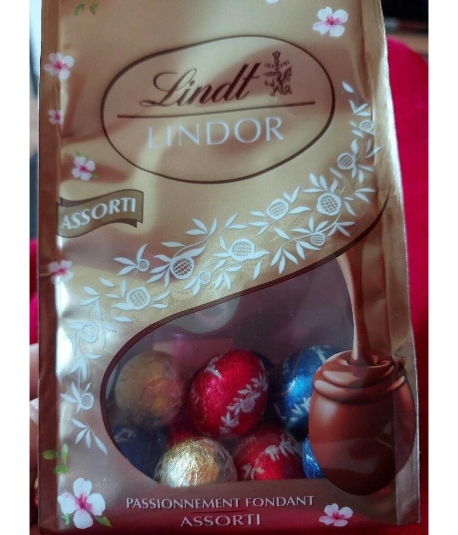 ŒUFS LINDOR ASSORTI LINDT 180G