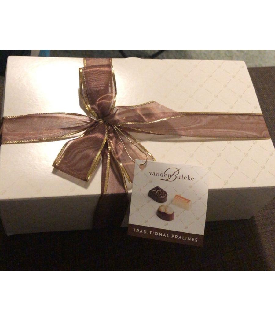 ASSORTISSEMENTS DE PRALINE BELGES (LAIT,NOIR,BLANC,GANACHE , ETC ) VANDERBULCKE