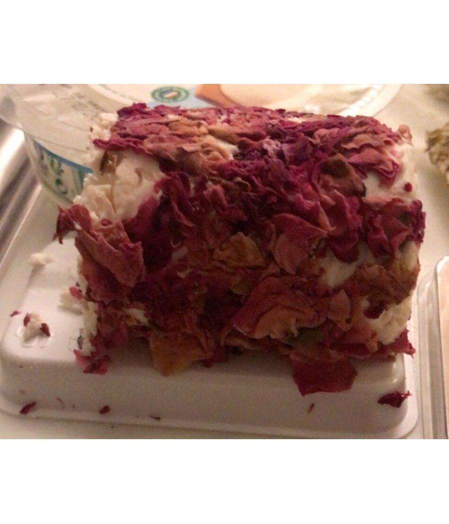 BUCHETTE DE CHEVRE AUX PETALES DE ROSE